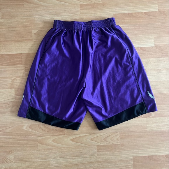 Raptors Nike basketball shorts - Picture 2 of 5